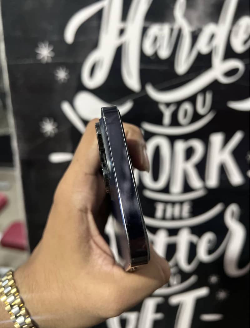 Apple iPhone 14 Pro Max 3