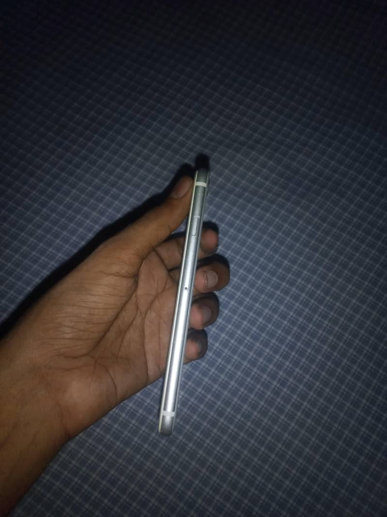 Apple iPhone 8 1