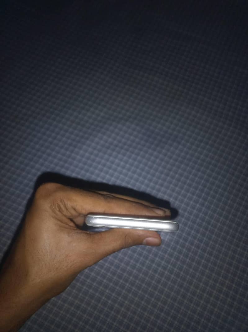 Apple iPhone 8 4