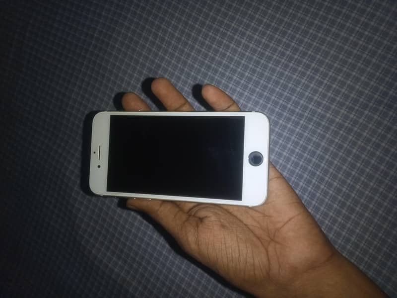 Apple iPhone 8 5