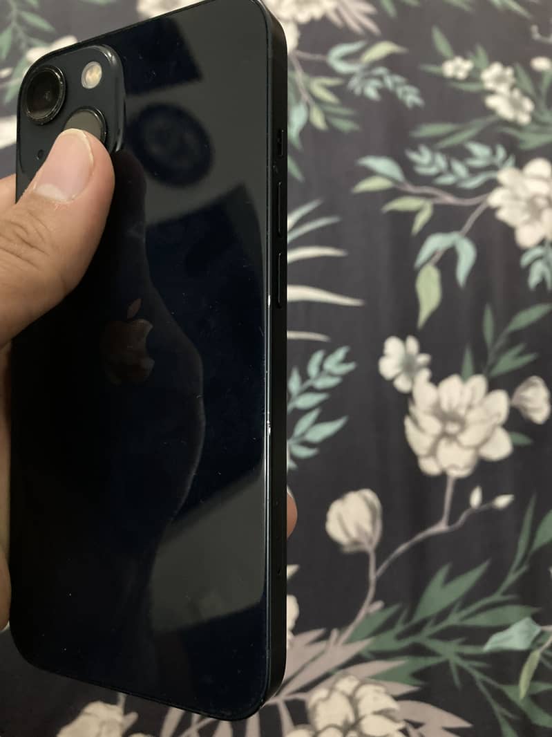 Apple iPhone 13 2