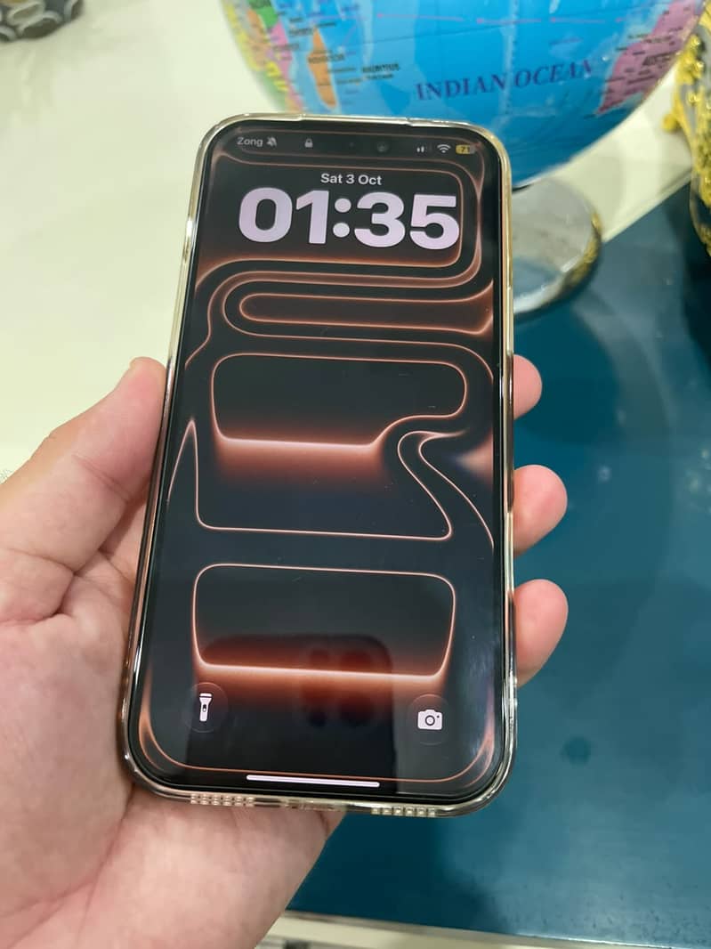 Apple iPhone 17 Pro Max 4