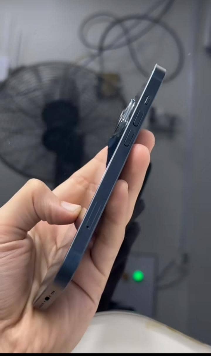 Apple iPhone 13 1