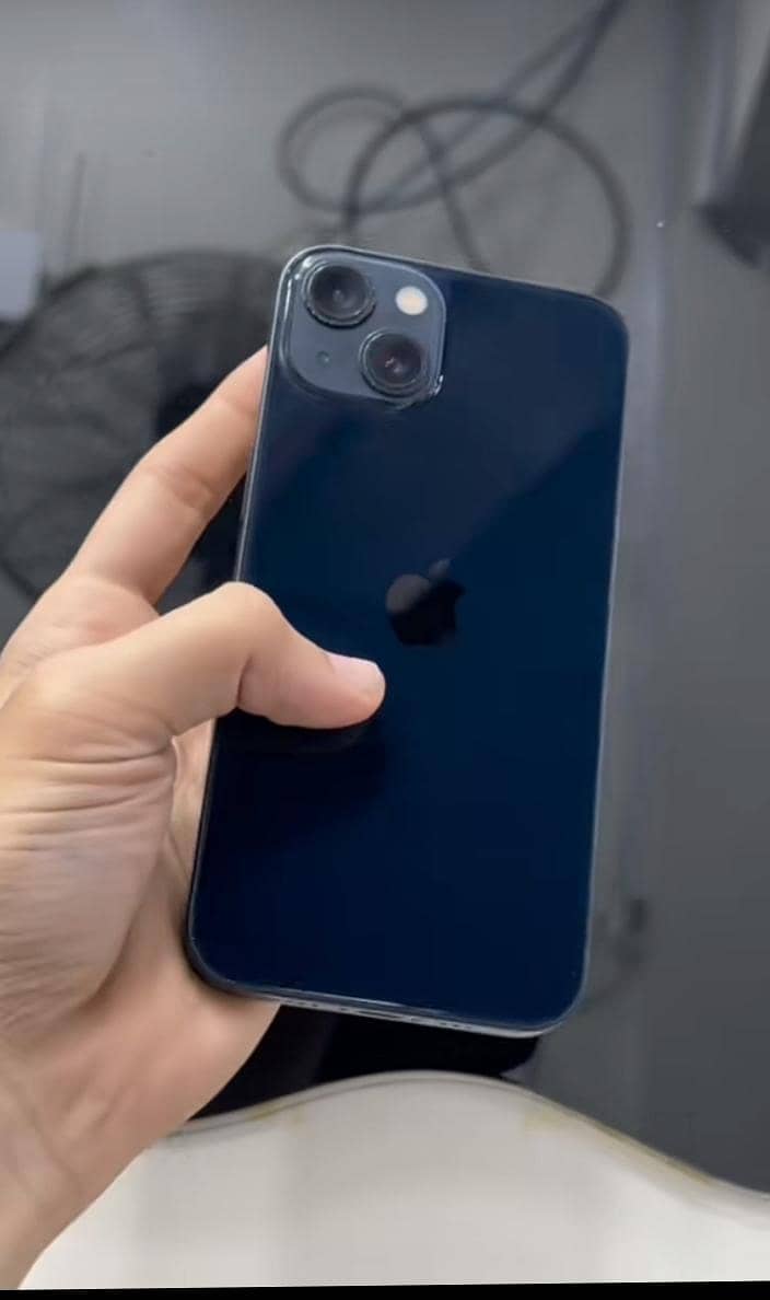 Apple iPhone 13 2