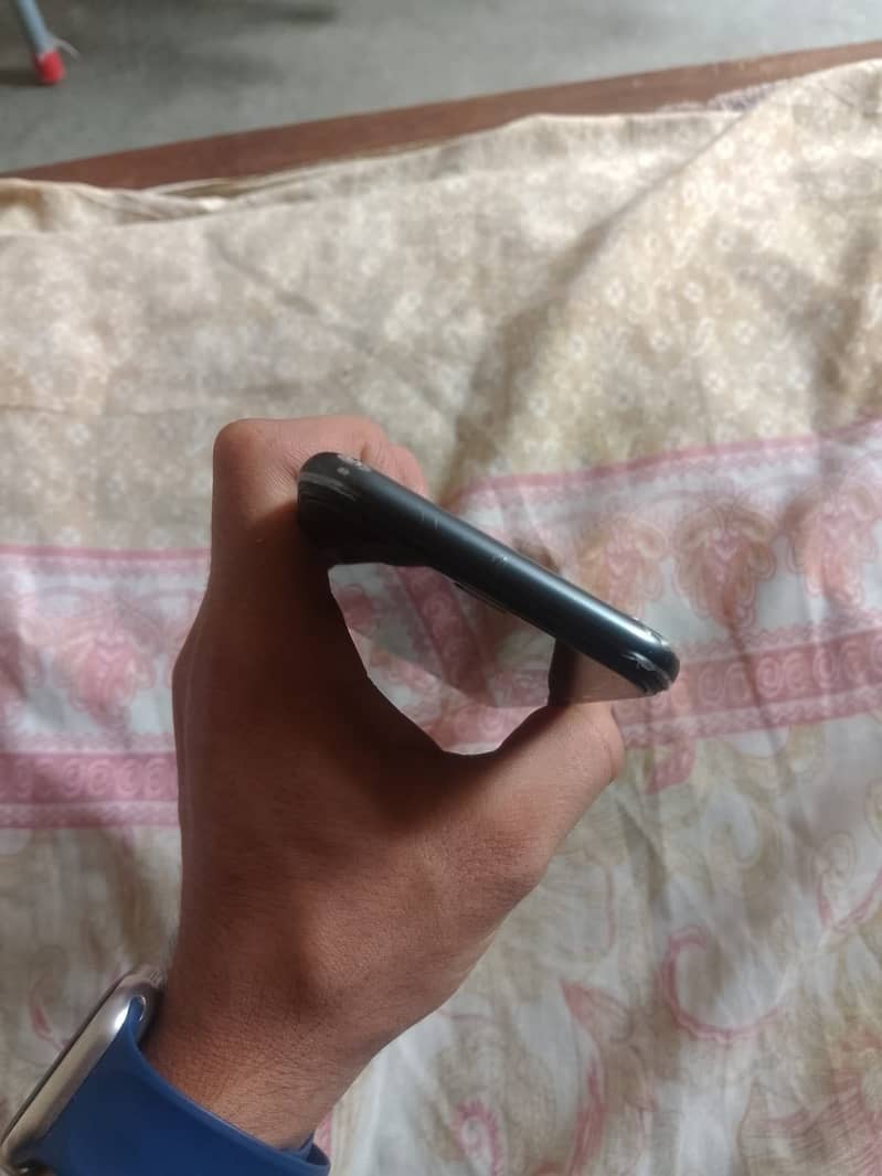 Apple iPhone X 4