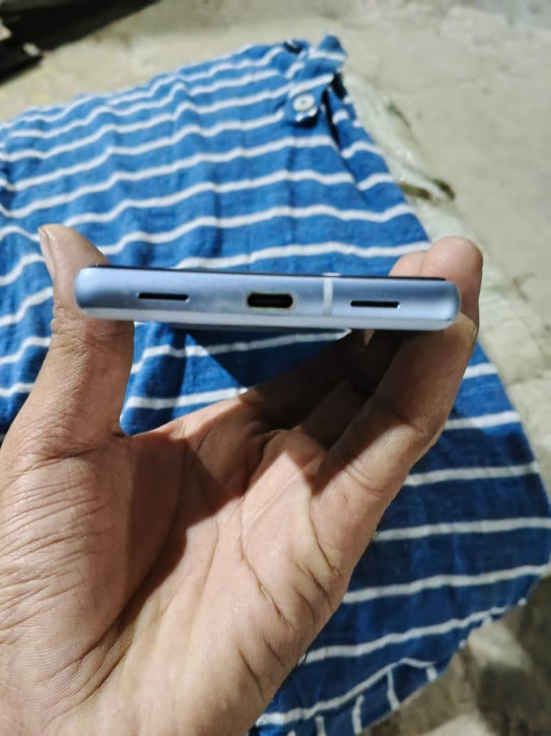 Google Pixel 7a 5