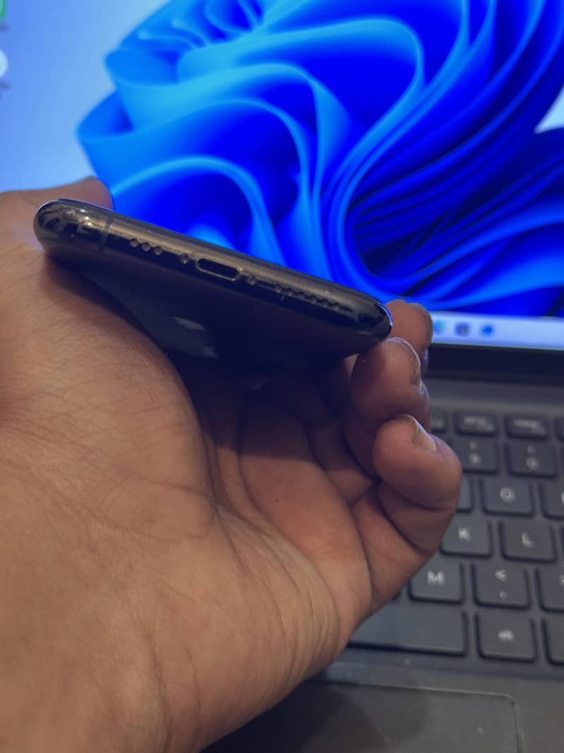 Apple iPhone 11 Pro 3