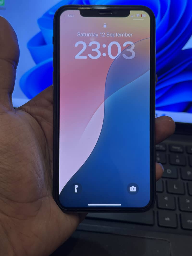Apple iPhone 11 Pro 4