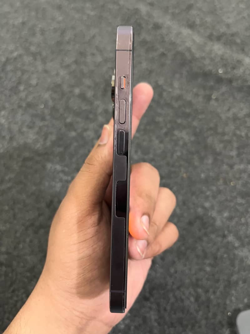 Apple iPhone 14 Pro 1