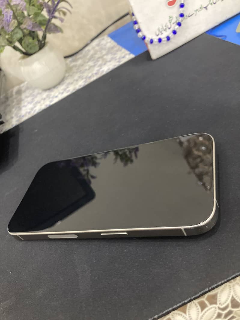 Apple iPhone 15 Pro 6