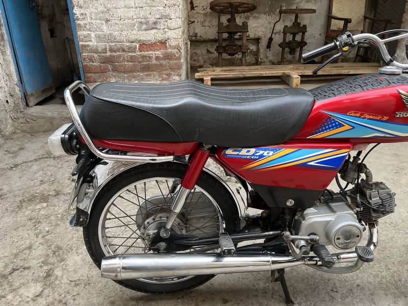Cd 70 sant nagar 8
