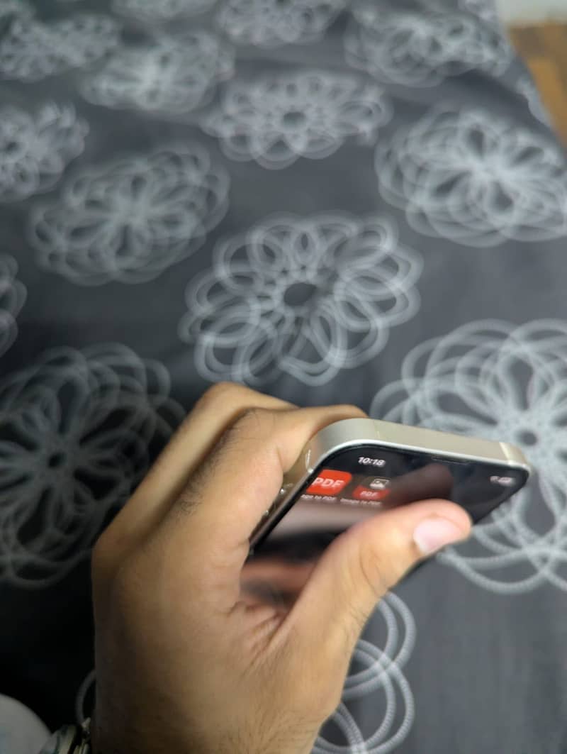Apple iPhone 13 6