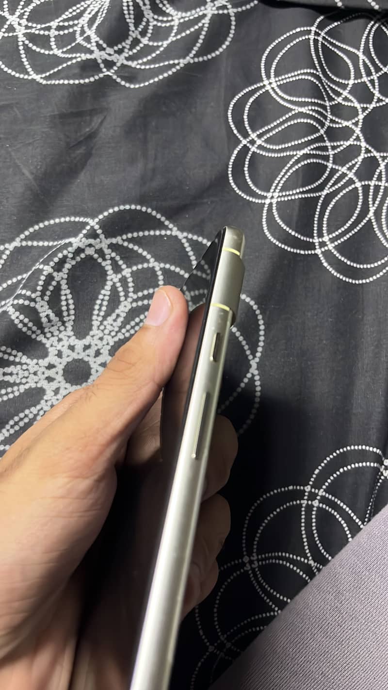 Google Pixel 7 4