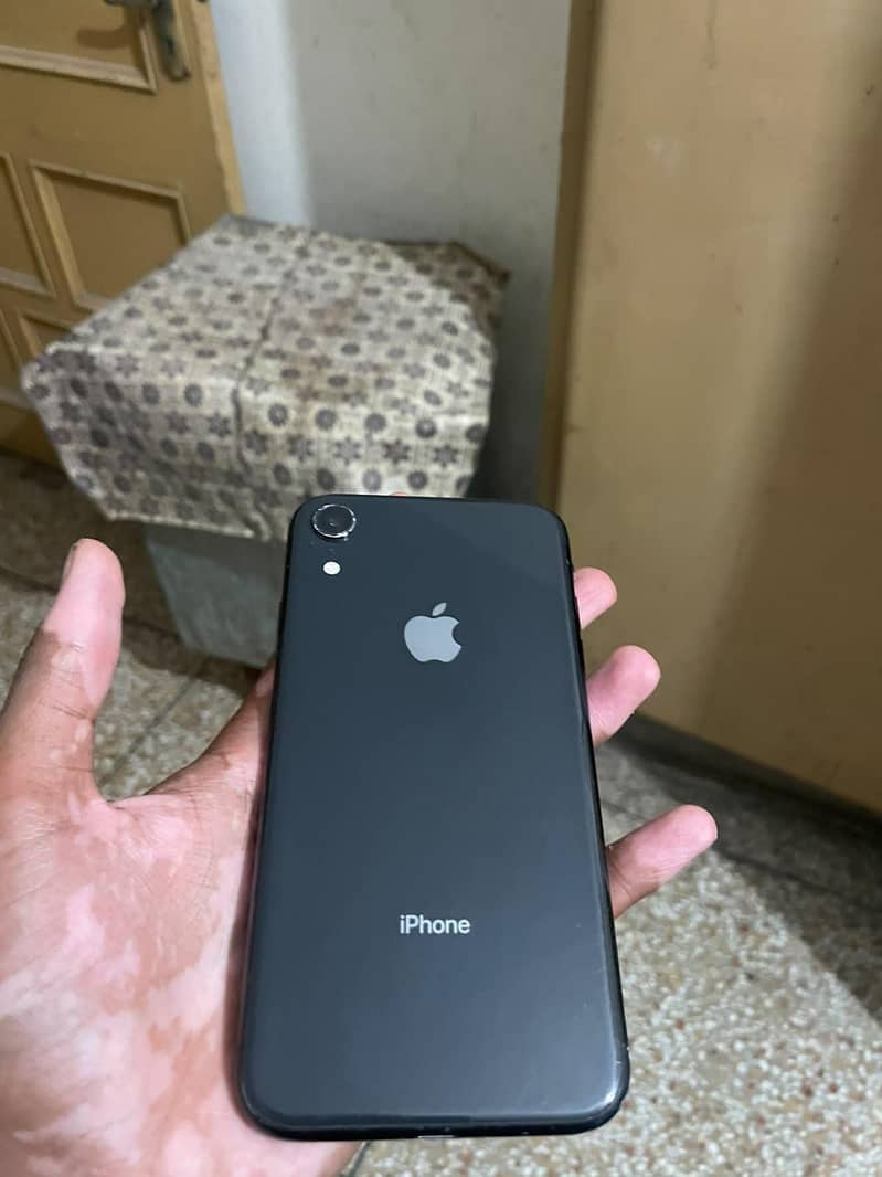 Apple iPhone Xr 0
