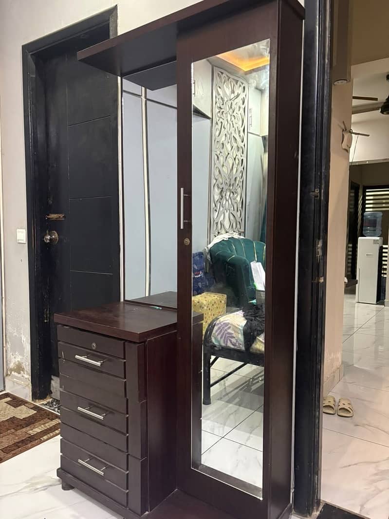 Dressing table 3