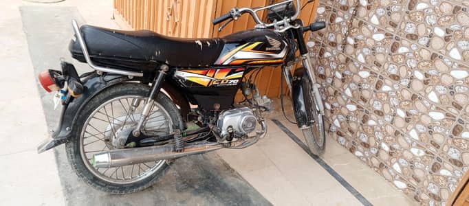 Honda CD 70 black