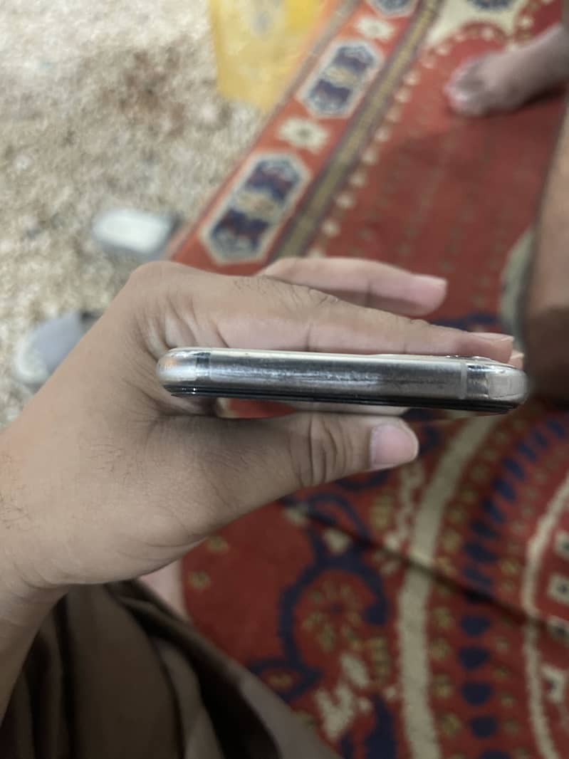 Apple iPhone 11 Pro 1