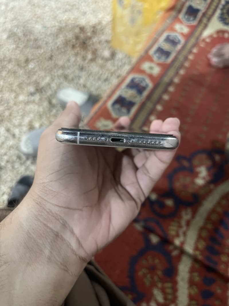 Apple iPhone 11 Pro 3