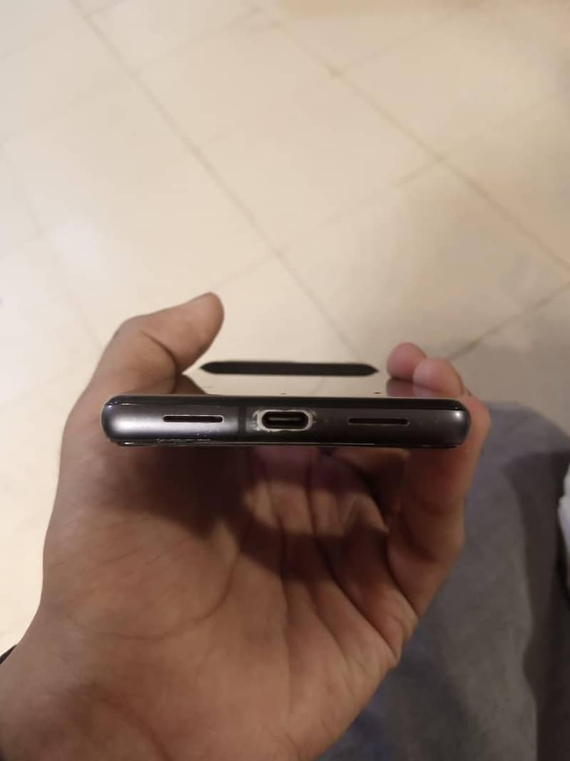 Google Pixel 7 4