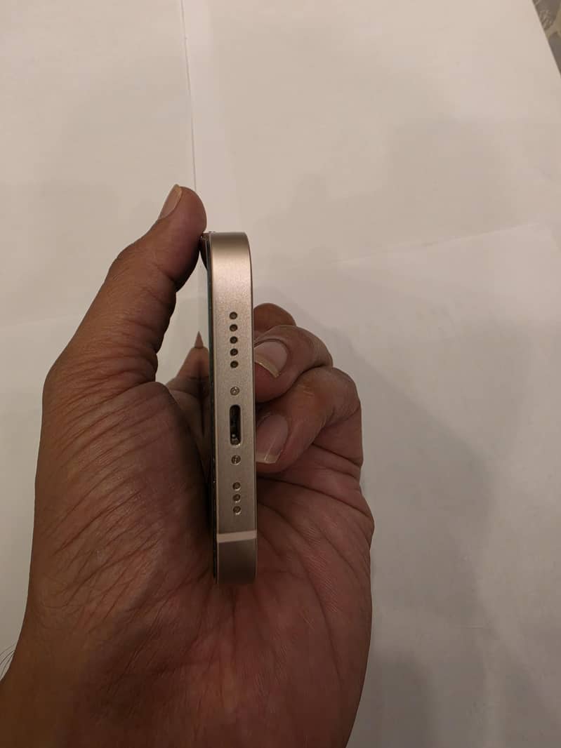 Apple iPhone 13 4