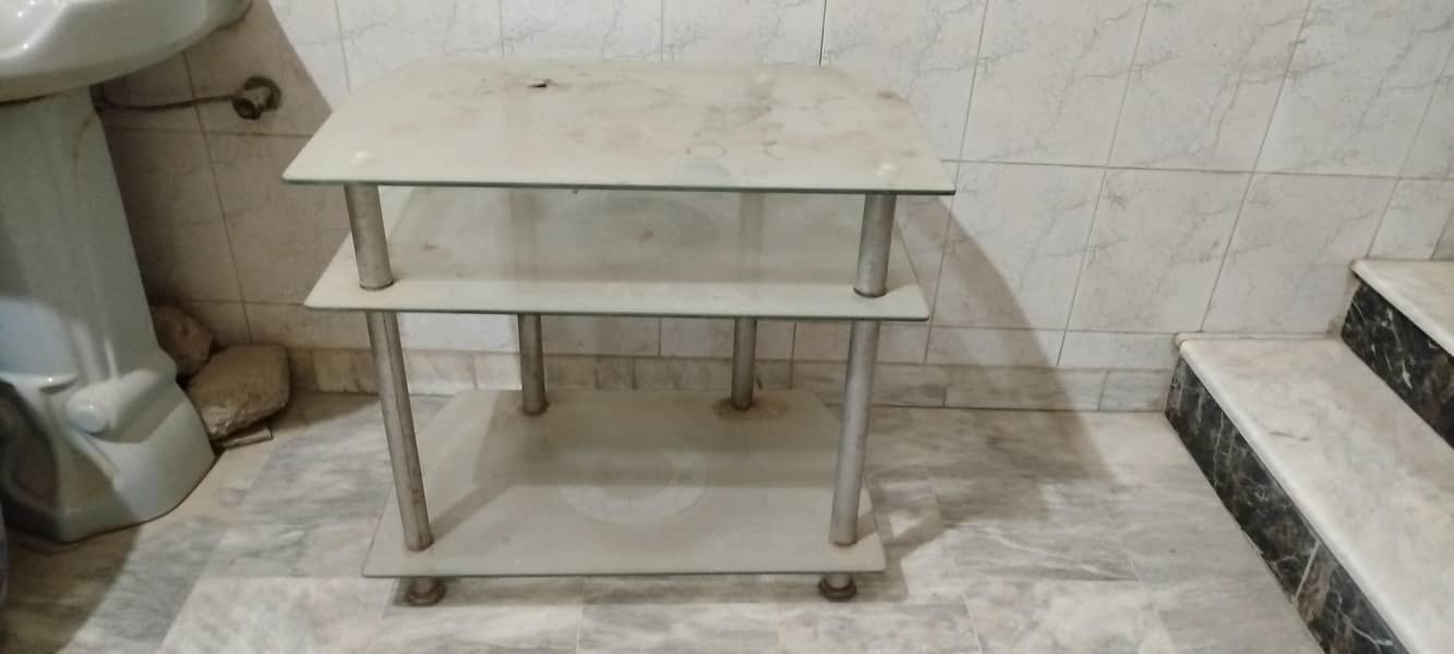 TV / side table 0