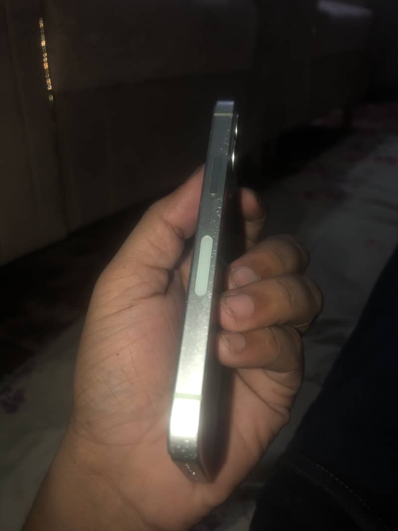 Apple iPhone 12 mini 3