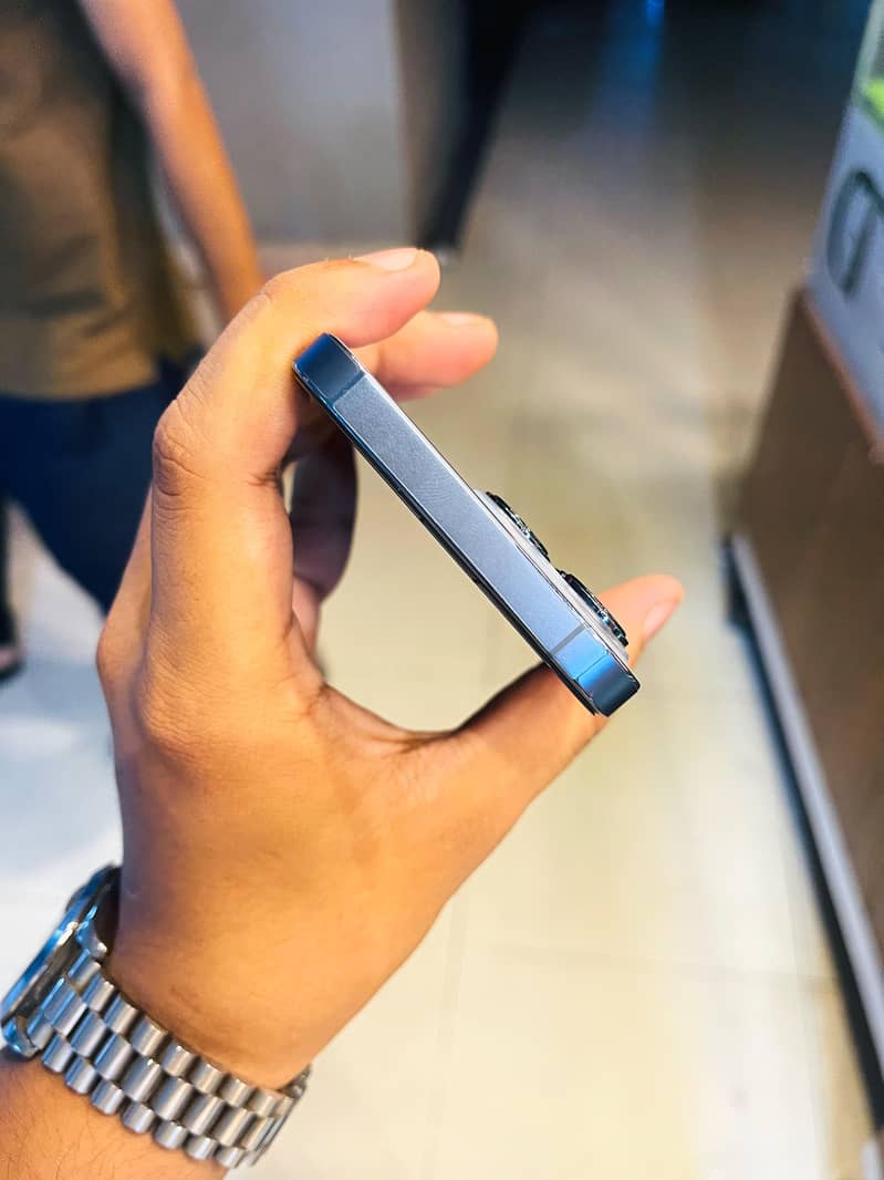 Apple iPhone 13 Pro 4