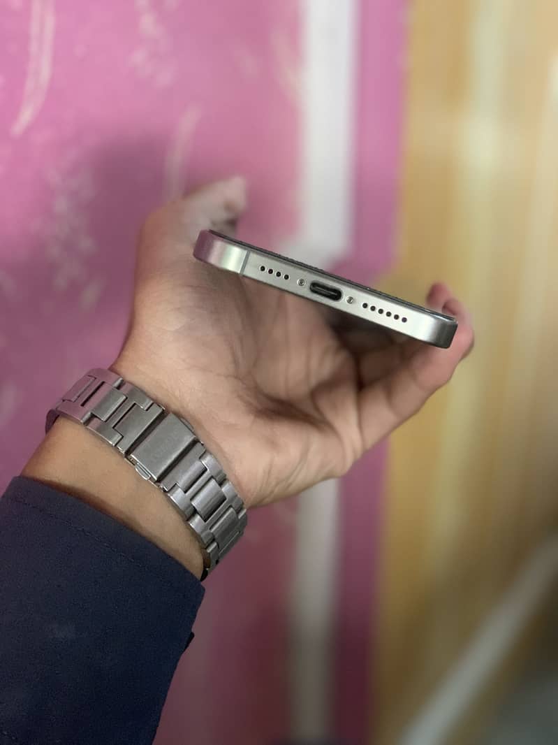 Apple iPhone 15 Pro Max 5