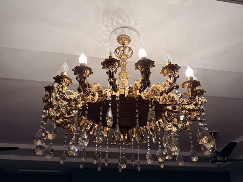 Chandelier 1