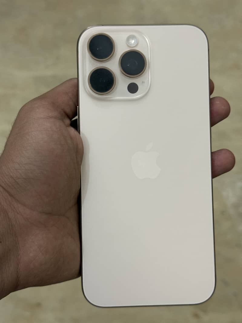 Apple iPhone 16 Pro Max 2