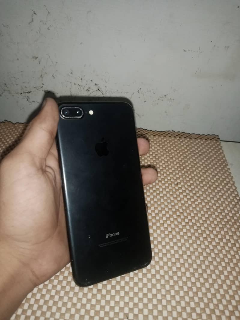 Apple iPhone 7 Plus 3