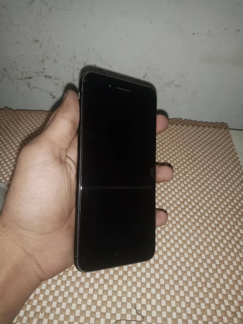 Apple iPhone 7 Plus 6