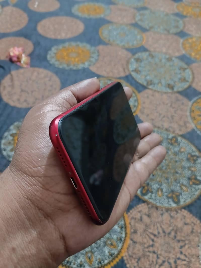 Apple iPhone 11 3