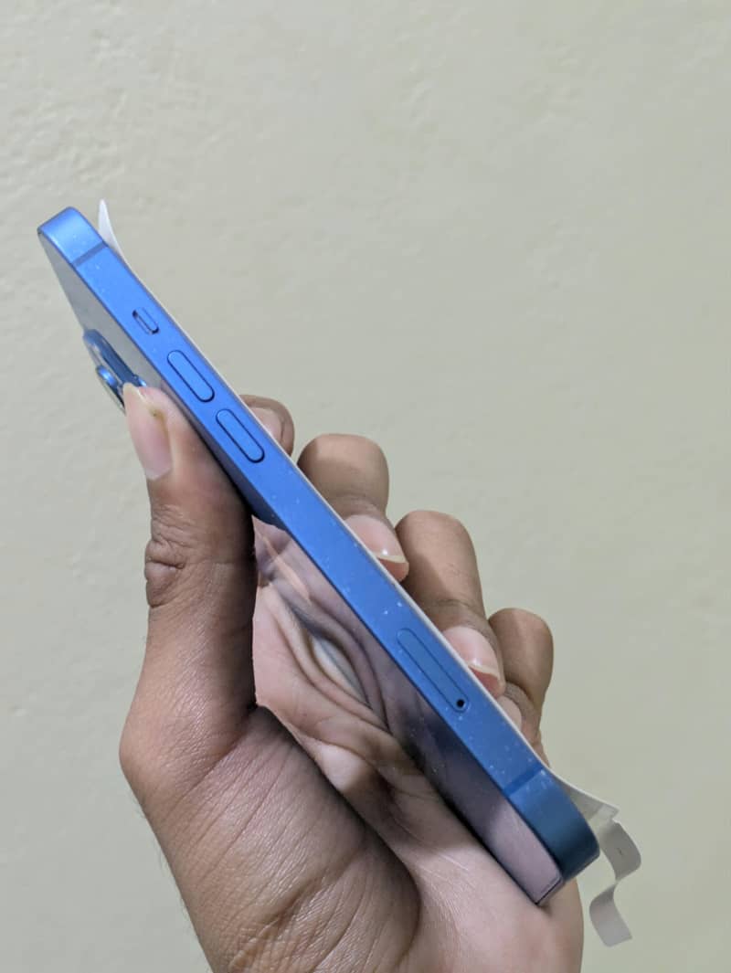 Apple iPhone 13 1