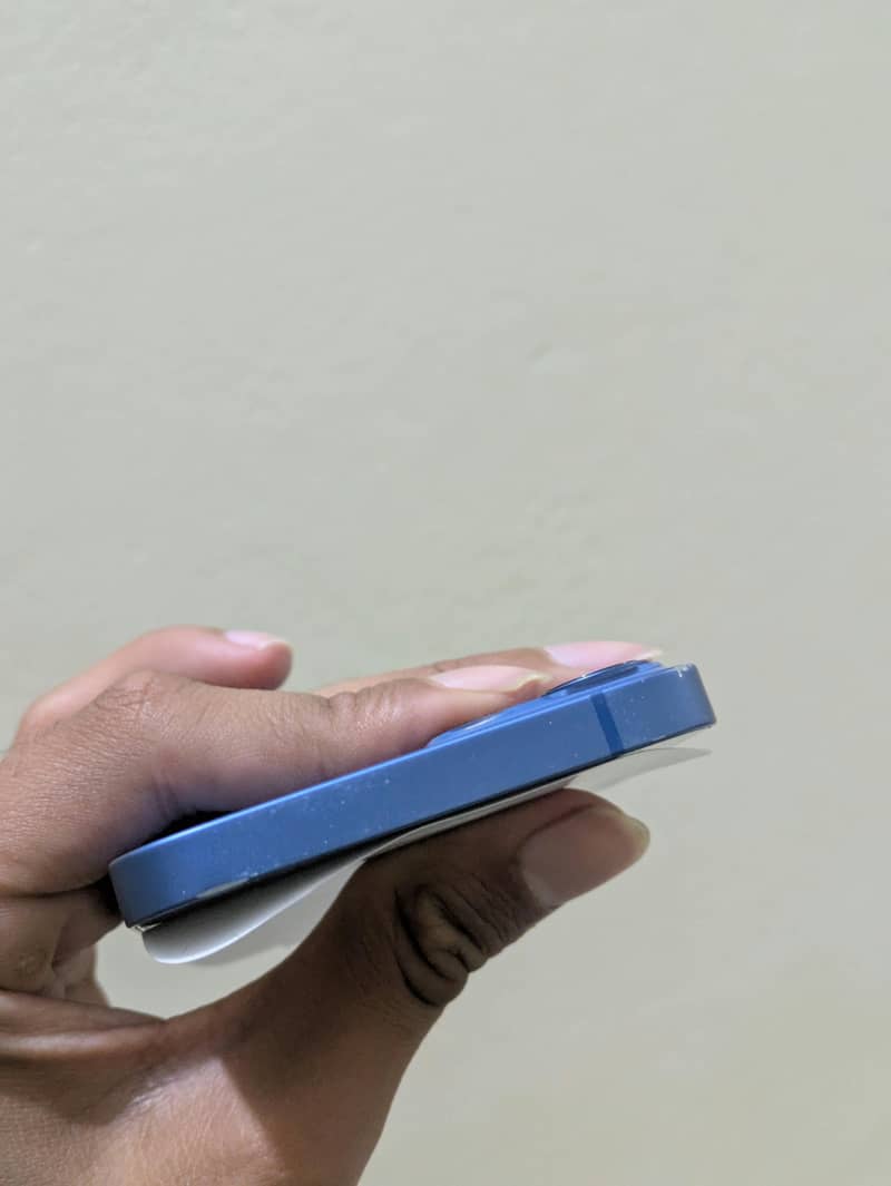 Apple iPhone 13 2