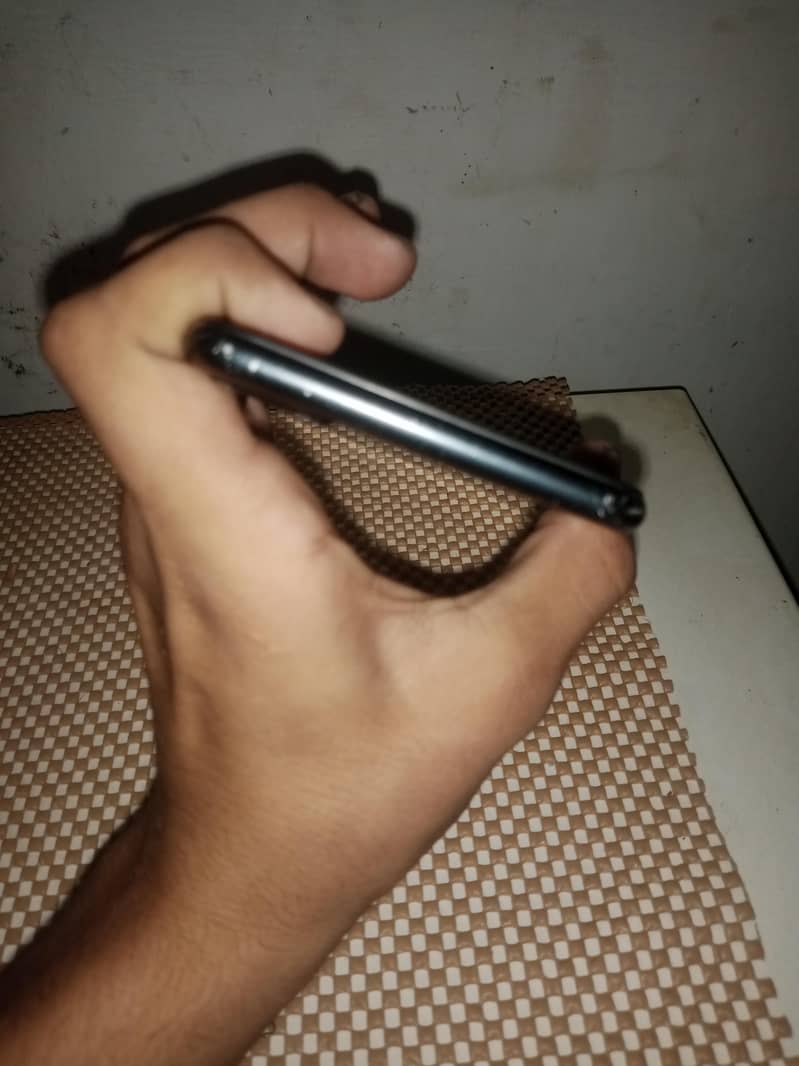 Apple iPhone 7 Plus 5