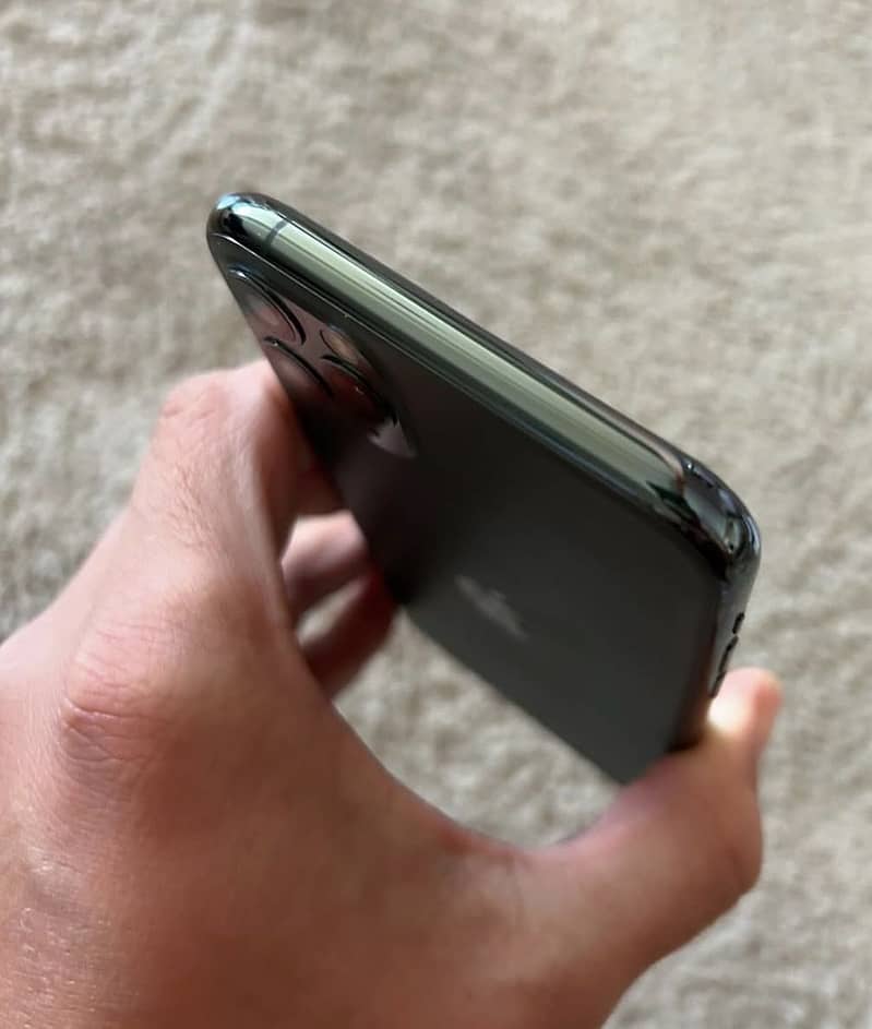 Apple iPhone 11 Pro Max 0