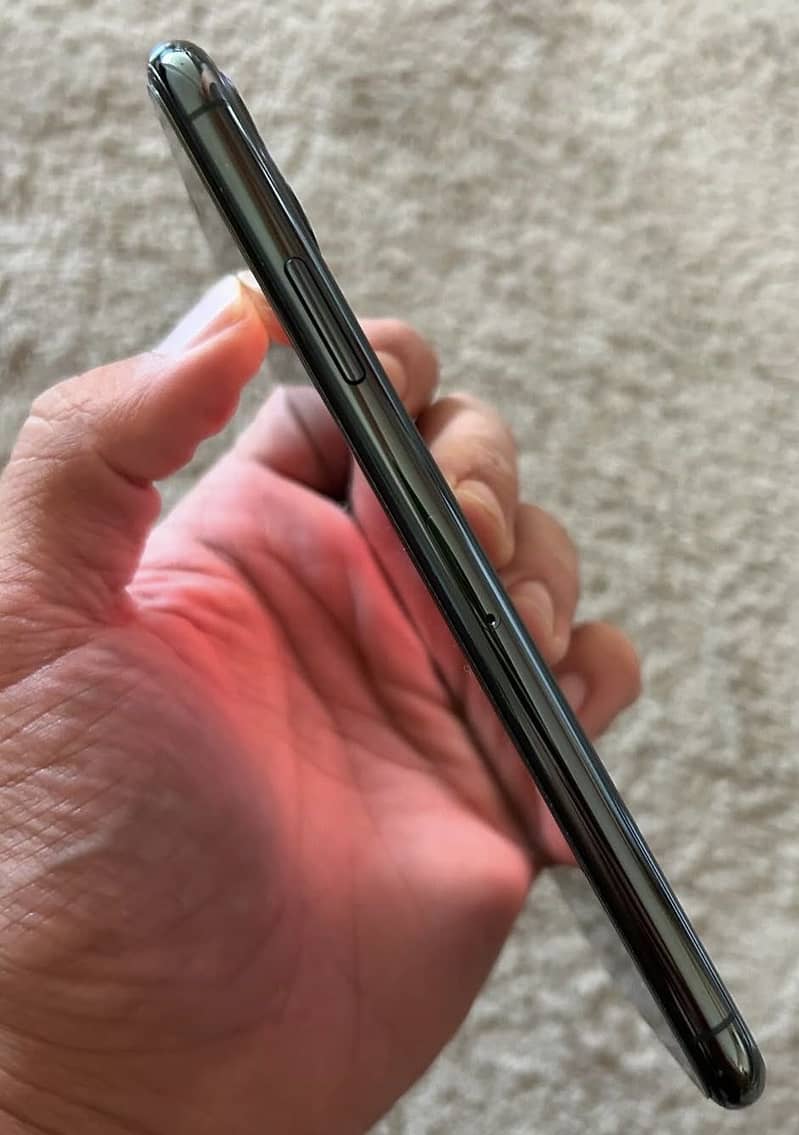 Apple iPhone 11 Pro Max 3