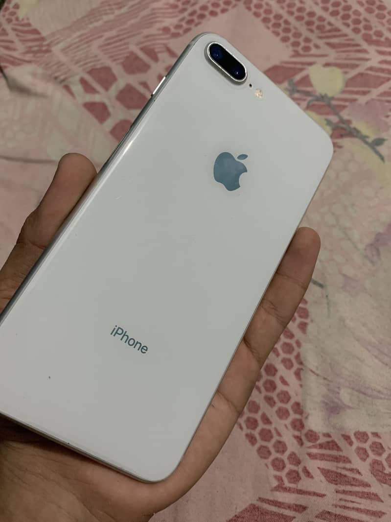Apple iPhone 8 Plus 9
