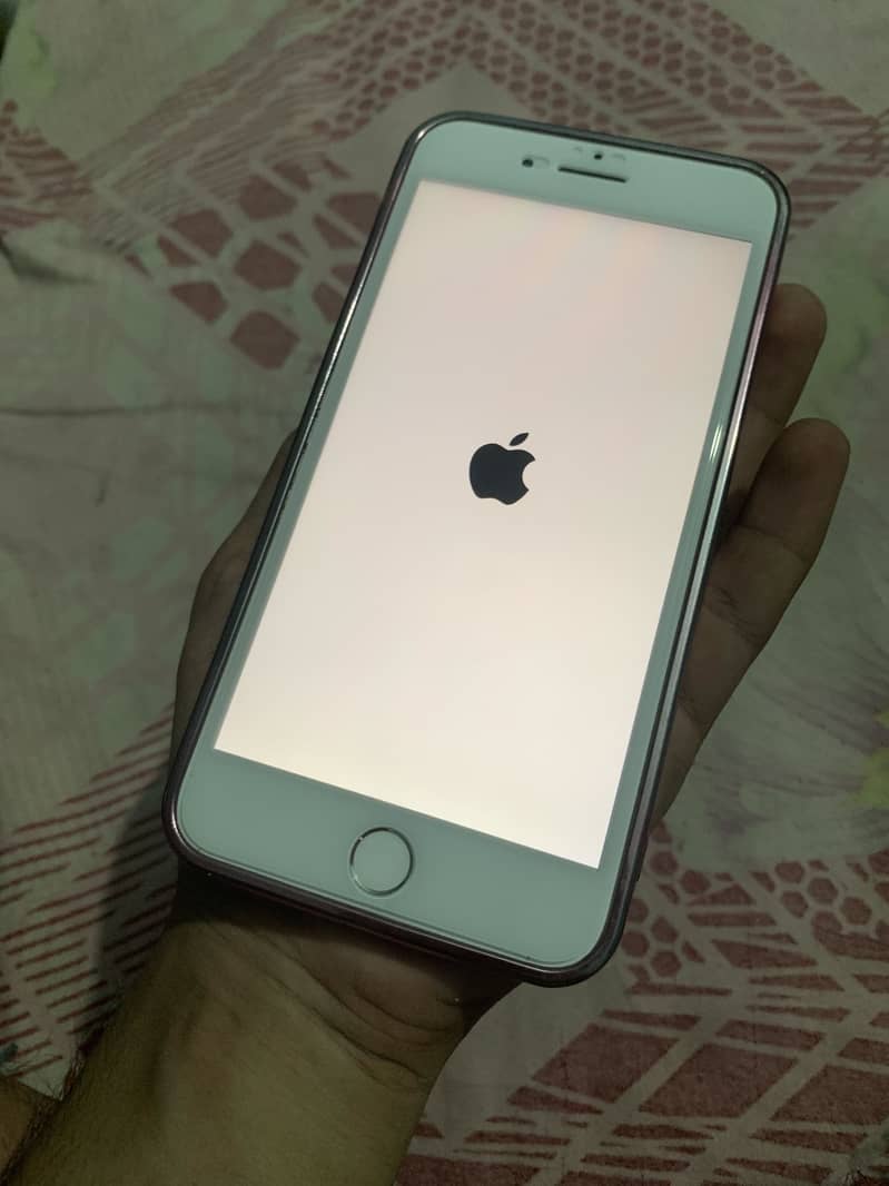 Apple iPhone 8 Plus 11