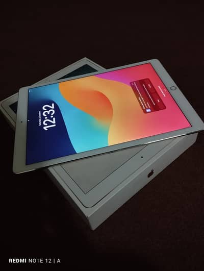 Ipad Pro 2nd Gen. , 12.9 in. , 64 GB , with Box , in Good Condition.