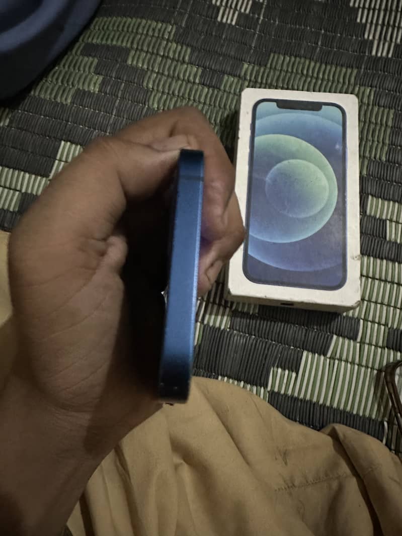Apple iPhone 12 5