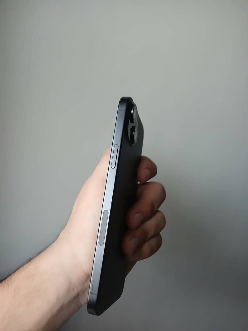 iPhone 15 plus 6