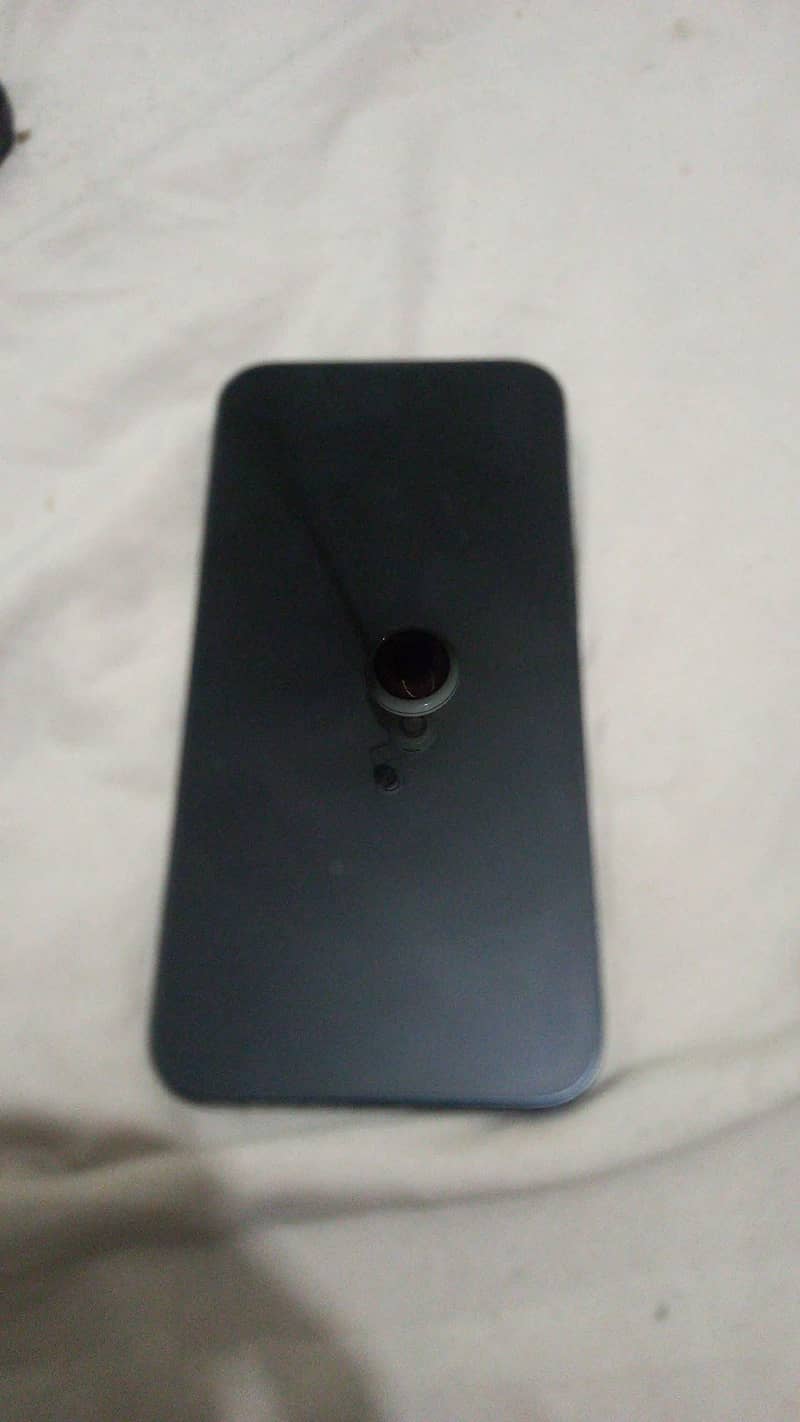 Apple iPhone 13 2