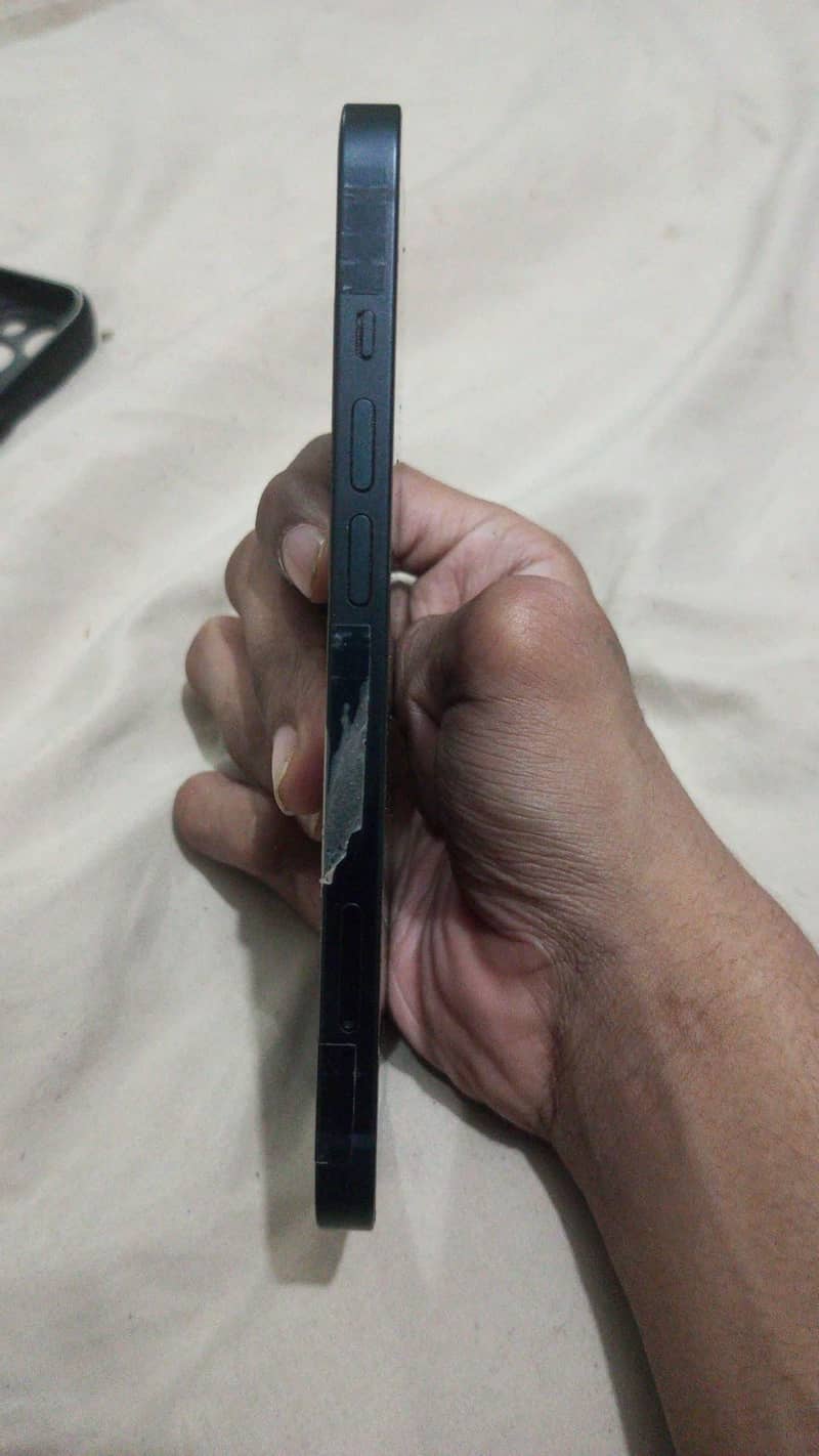 Apple iPhone 13 3