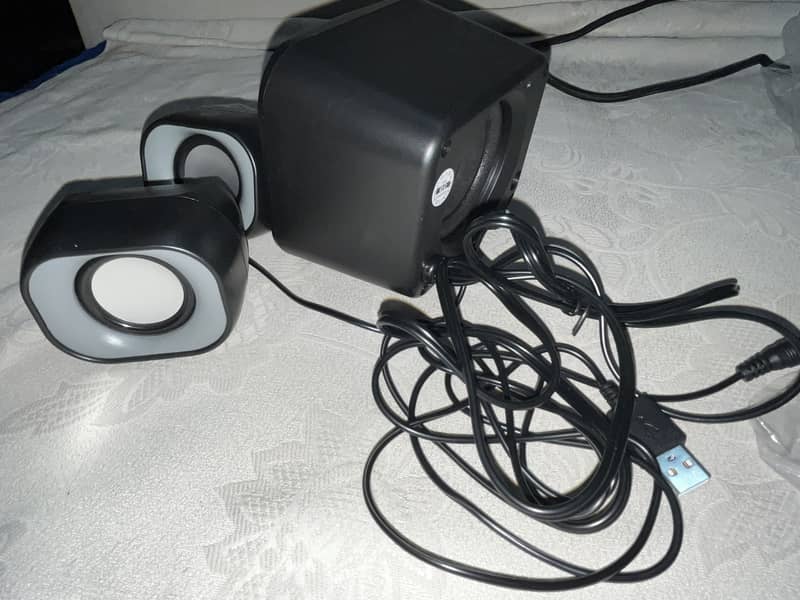 Hp multimedia speakers 1