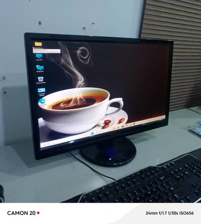 LED COMPUTER FOR SALE 19 INCH