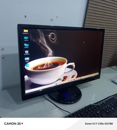 LED COMPUTER FOR SALE 19 INCH