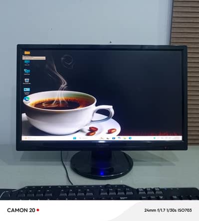 LED COMPUTER FOR SALE 19 INCH
