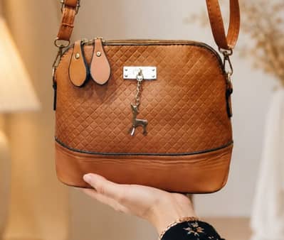 Beautiful caramel brown shoulder / crossbody bag